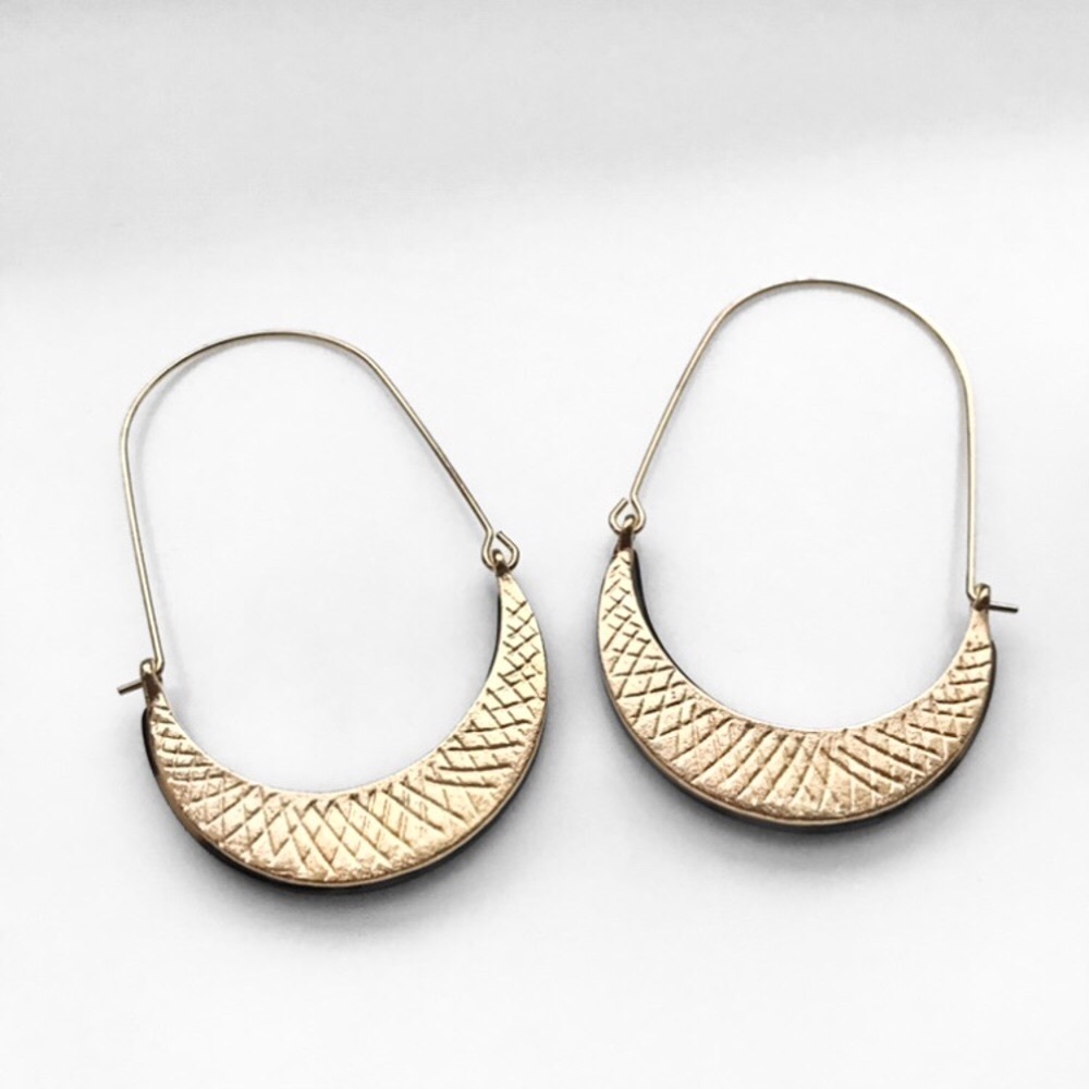 Tortoiseshell Hoop Dangle Chic Statement Earrings - Picture 3 of 7